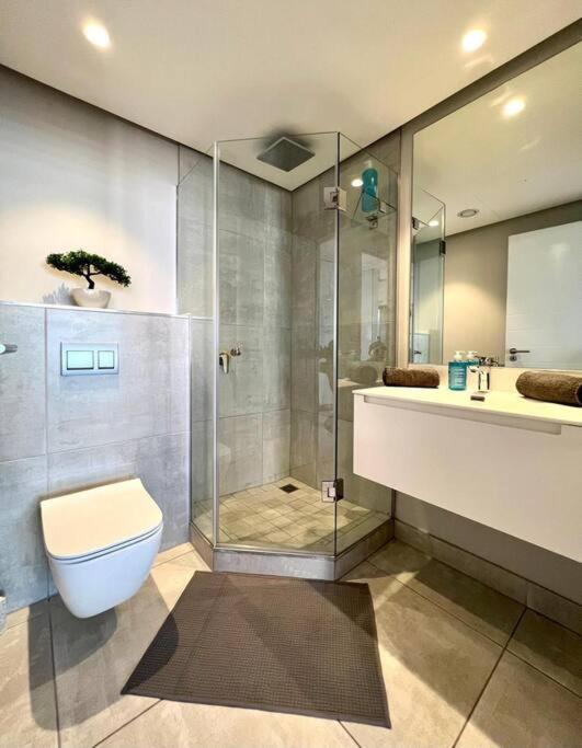 Skyline Views Stylish Studio With Pool, Parking No Load Shedding Кейптаун Екстериор снимка