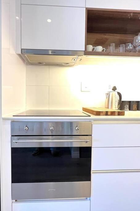 Skyline Views Stylish Studio With Pool, Parking No Load Shedding Кейптаун Екстериор снимка