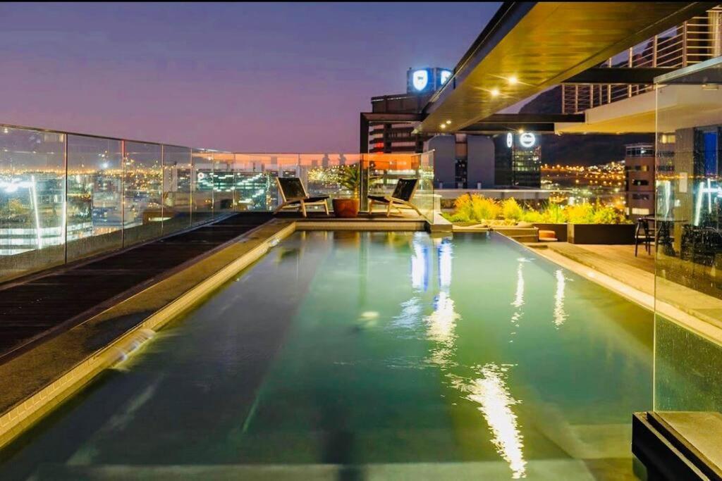 Skyline Views Stylish Studio With Pool, Parking No Load Shedding Кейптаун Екстериор снимка