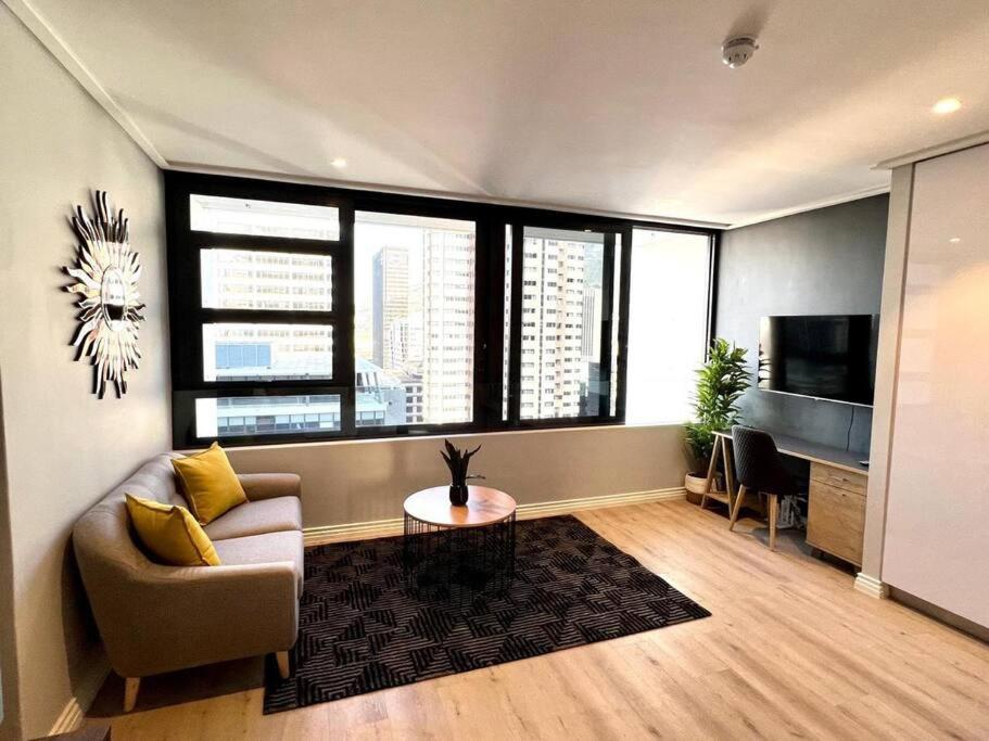 Skyline Views Stylish Studio With Pool, Parking No Load Shedding Кейптаун Екстериор снимка