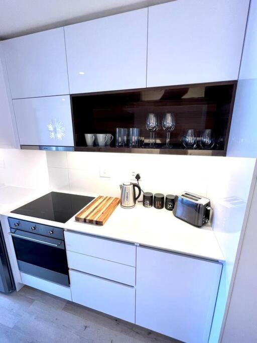 Skyline Views Stylish Studio With Pool, Parking No Load Shedding Кейптаун Екстериор снимка