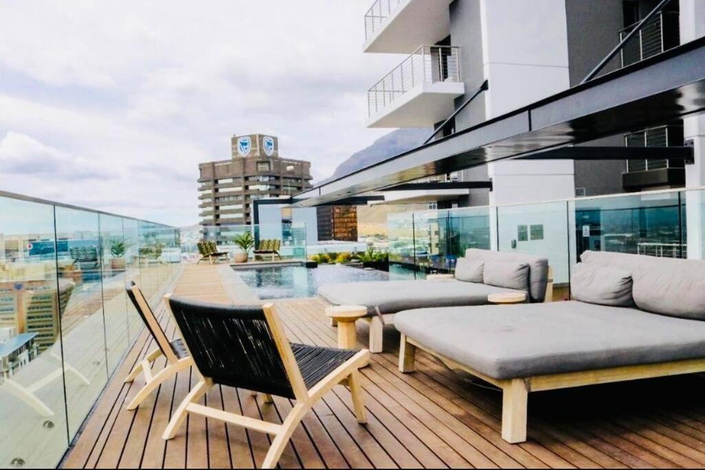 Skyline Views Stylish Studio With Pool, Parking No Load Shedding Кейптаун Екстериор снимка